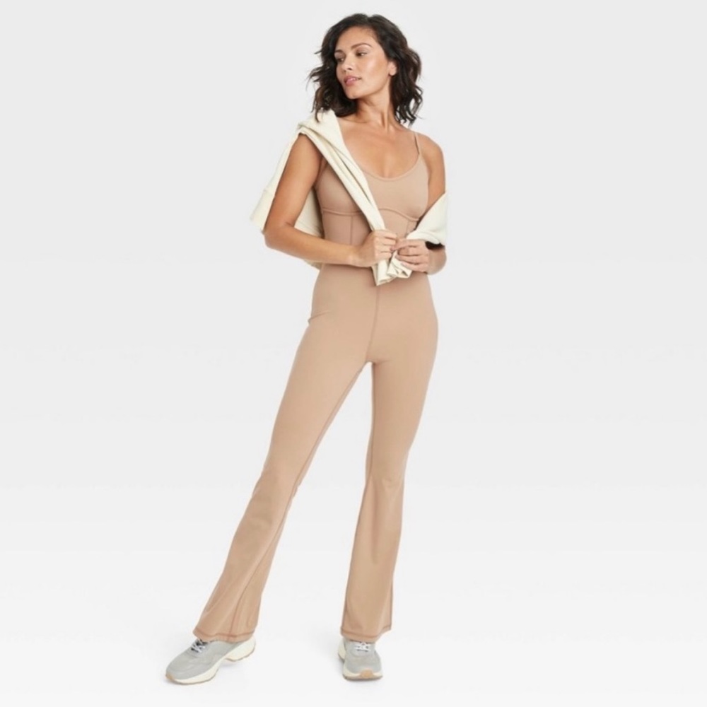 JoyLab Flare Leg Sleeveless Bodysuit Unitard NW
Jumpsuit One-Piece Large Tan